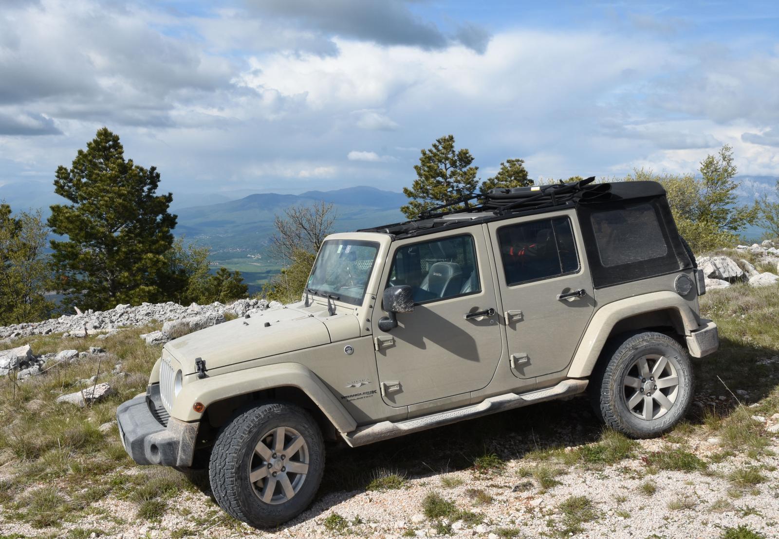 Klicke auf die Grafik für eine vergrößerte Ansicht

Name: Jeep2.jpg
Ansichten: 213
Größe: 289,0 KB
ID: 434607