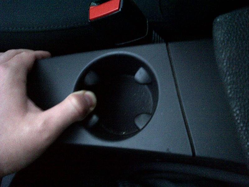 CD-Wechsler ausbauen, wie den Becherhalter herausnehmen? - BMW X3