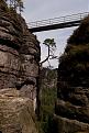 Über diese Brücke muß man rüber